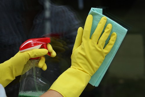 Transparent pricing for Kentish Town cleaners in a compact flat